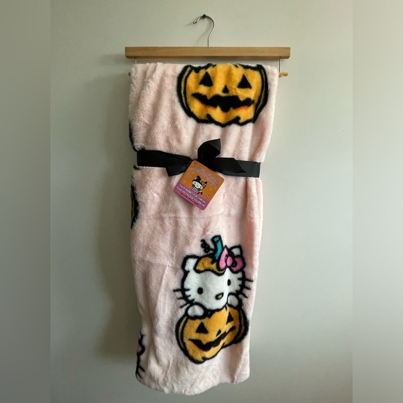 Hello Kitty Other - HELLO KITTY HALLOWEEN FAUX THROW BLANKET 50x70” Pink Pumpkin Super Soft